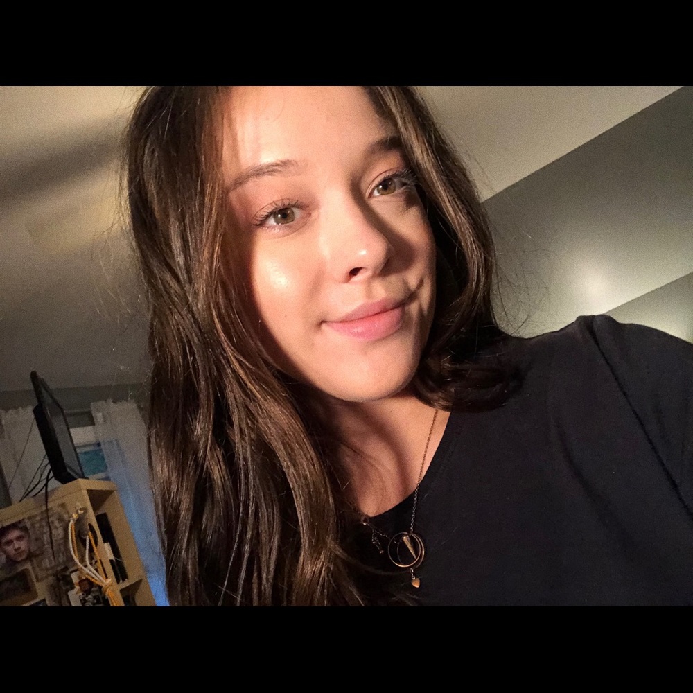 Meet your Posher, Julia